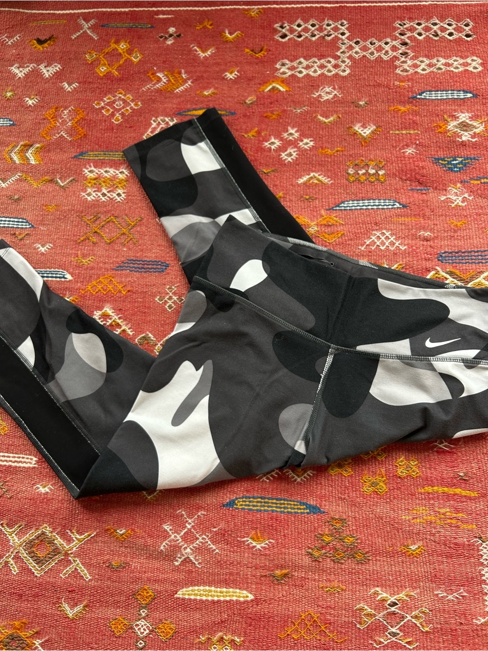 nike dri fit camo capri leggings